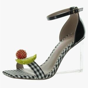 NWOB Betsey Johnson Harlen Wedge Sandals 🍓